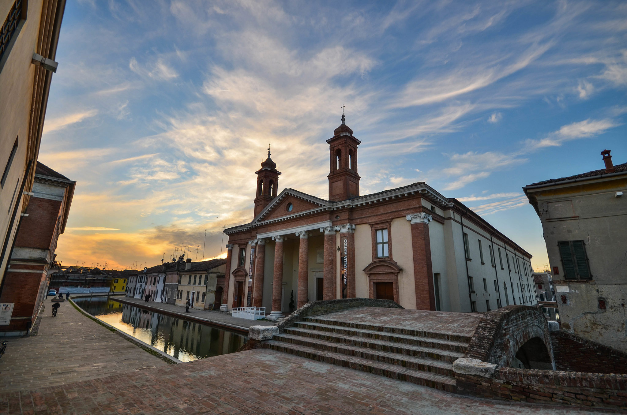 Comacchio (Photo license: CC BY-NC-SA 2.0)